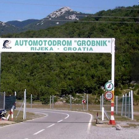 Apartman Hana U Blizini Automotodroma Grobnik I Kostrenski Plaza Kostrena Kültér fotó